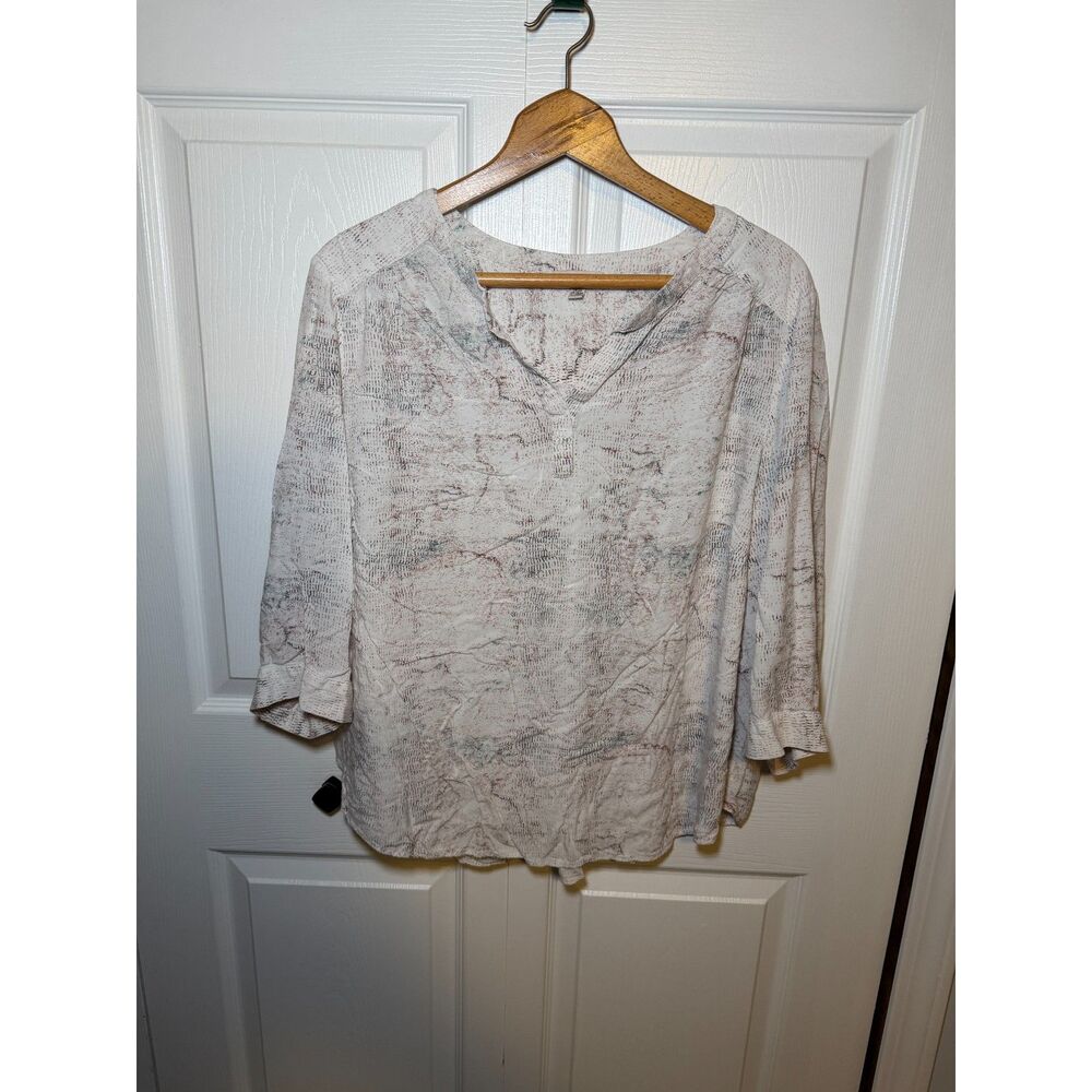 Eliane Rose Women's 2X Ivory Abstract Print Split Neck 3/4 Sleeve Blouse